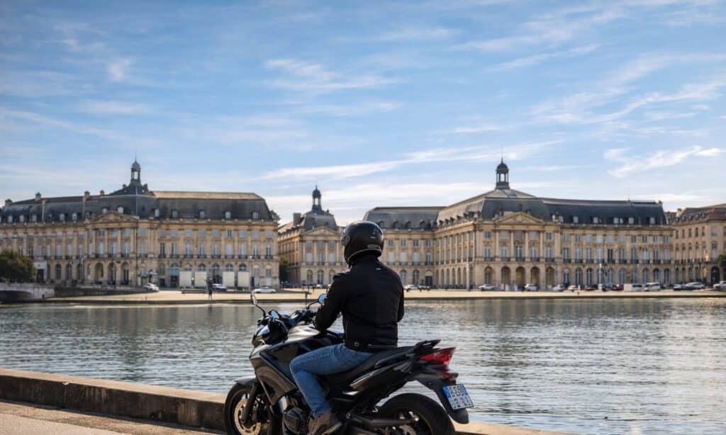 location moto et scooter Bordeaux